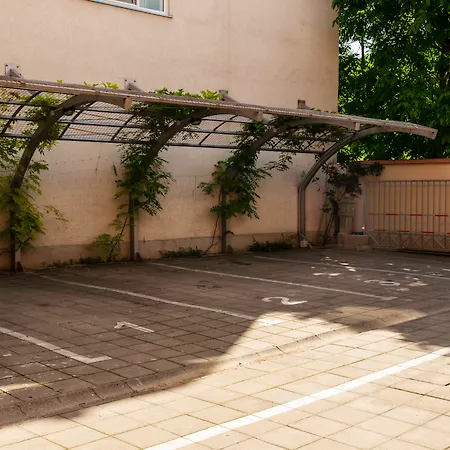 Garni Vigor - Ev Station 2*