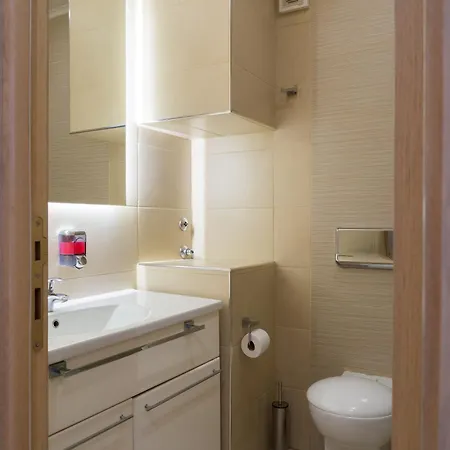 Garni Vigor - Ev Station Otel