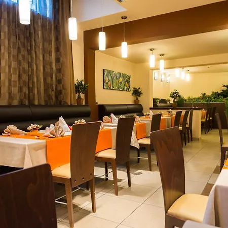 Garni Vigor - Ev Station Otel