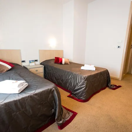 Garni Vigor - Ev Station Otel