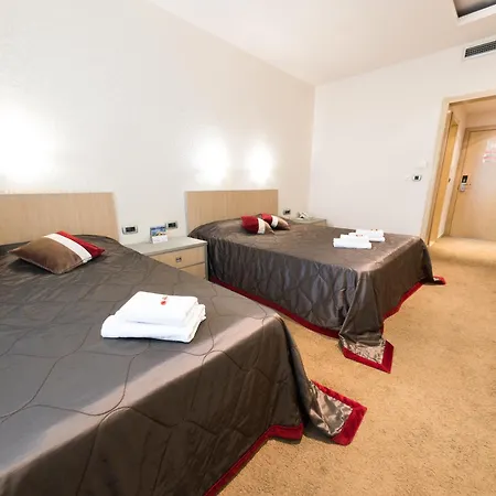 Garni Vigor - Ev Station Hotel 2*