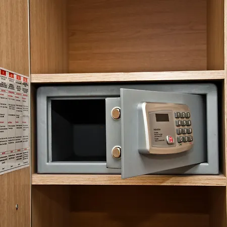 Garni Vigor - Ev Station Otel 2*