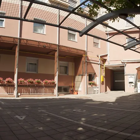 Garni Vigor - Ev Station Hotel 2*