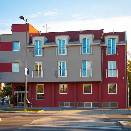 Garni Vigor - Ev Station Otel