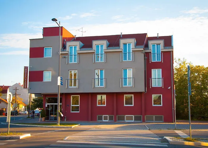 Garni Vigor - Ev Station Hotel